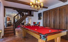Room In Historical Sintra Center With Snooker - Sintra Wow